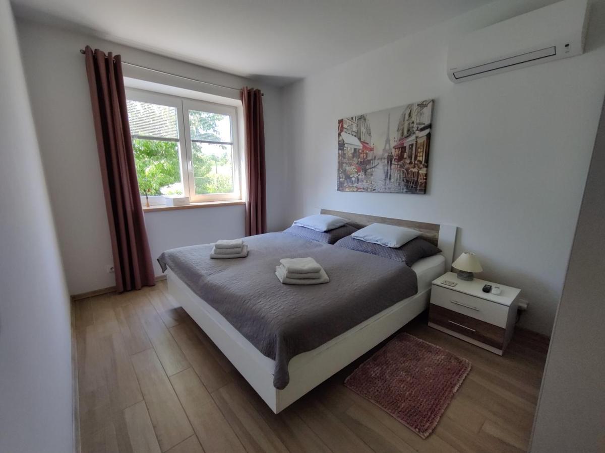Apartman Pod Lipou - Samostatny Objekt Jaroměř المظهر الخارجي الصورة