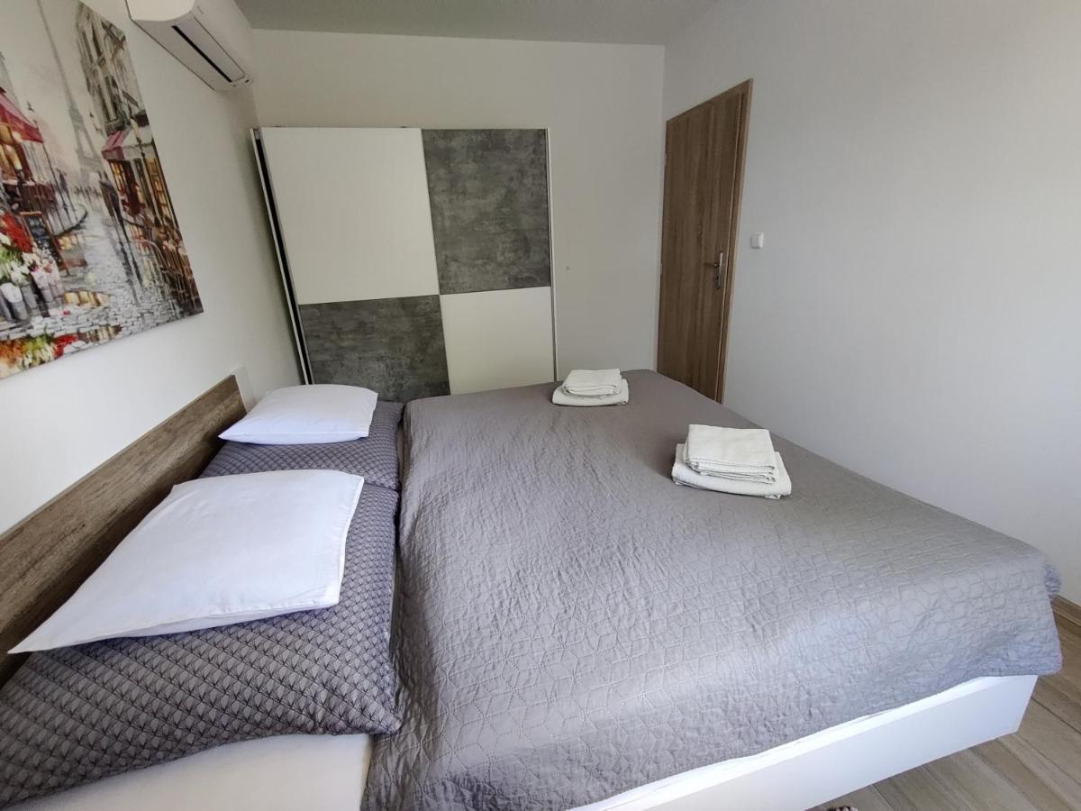Apartman Pod Lipou - Samostatny Objekt Jaroměř المظهر الخارجي الصورة